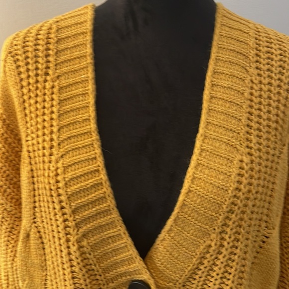 Golden Yellow\Mustard Sweater - Picture 7 of 10